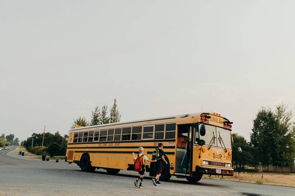 Avantages de la location de bus pour les sorties scolaires : Sécurité et confort garantis